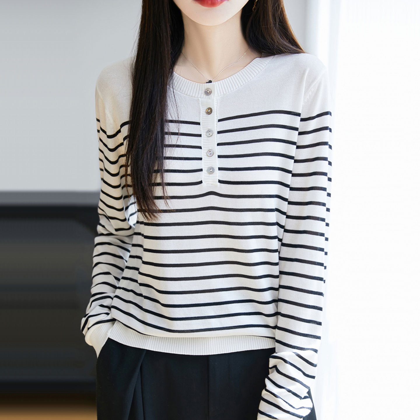 Womens Crew-Neck Striped Long-Sleeve Knitted Sweater - Image 2