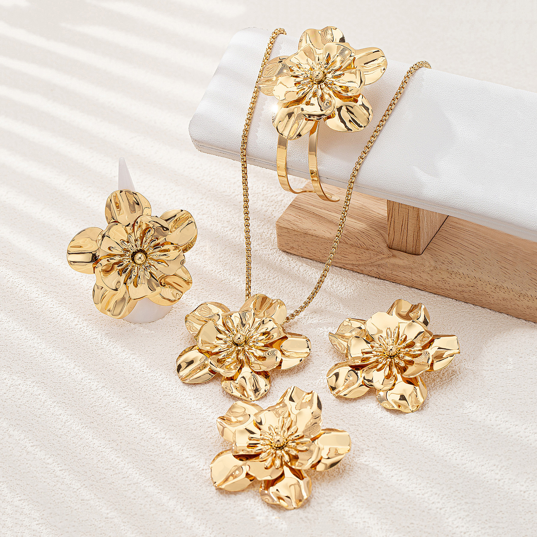Retro Personalized Flower Jewelry Set - Image 2