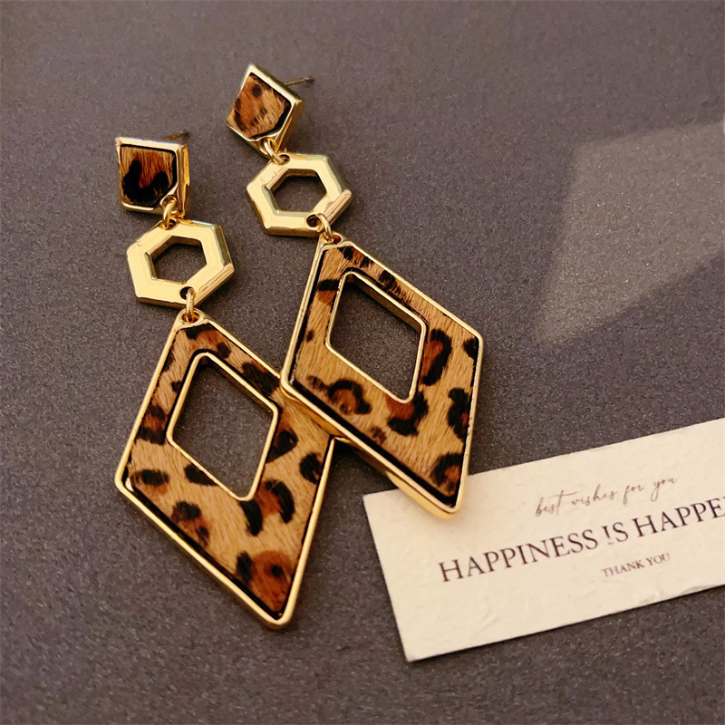 Vintage Autumnwinter High-end Earrings - Image 4
