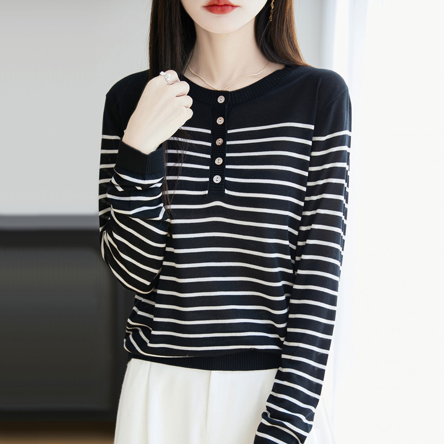 Womens Crew-Neck Striped Long-Sleeve Knitted Sweater - Image 5