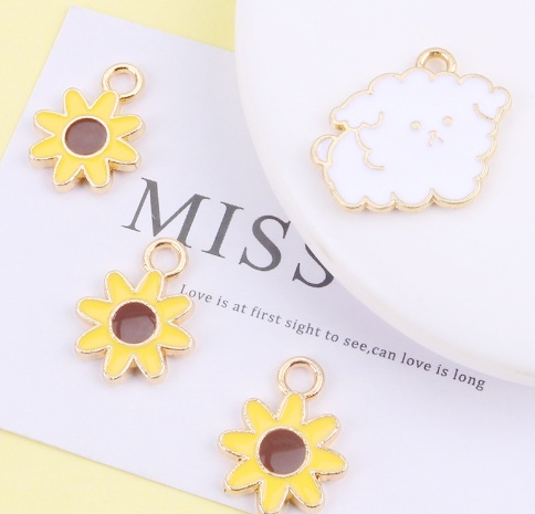 Keychain Accessories Cute Flower Clothes Accessories Badge Ornaments - Image 9