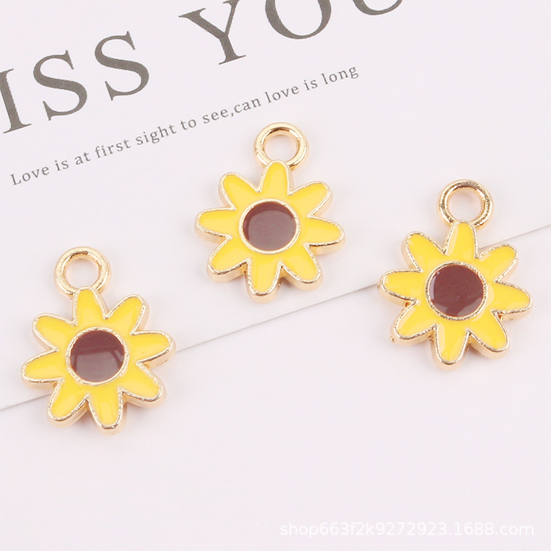 Keychain Accessories Cute Flower Clothes Accessories Badge Ornaments - Image 4