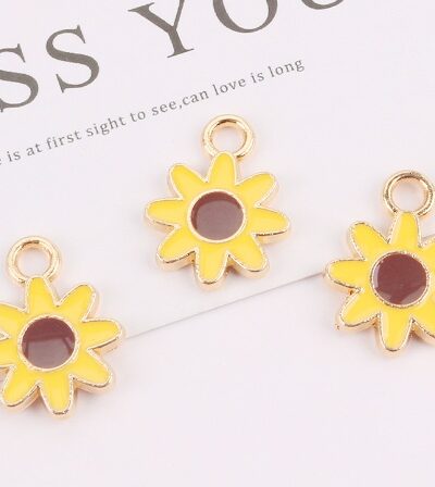 Keychain Accessories Cute Flower Clothes Accessories Badge Ornaments