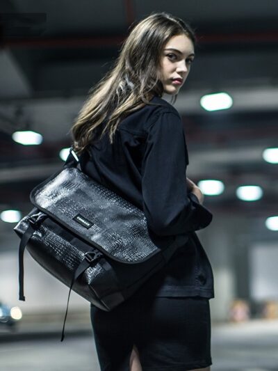 Comepack all black fashion large fashion postman bag