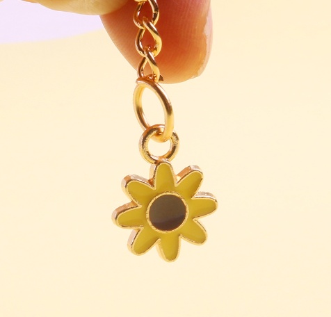 Keychain Accessories Cute Flower Clothes Accessories Badge Ornaments - Image 3